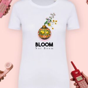 T-shirt con stampa BLOOM, NOT BOOM con bomba a mano decorata con limoni da cui escono fiori - ivygroovy